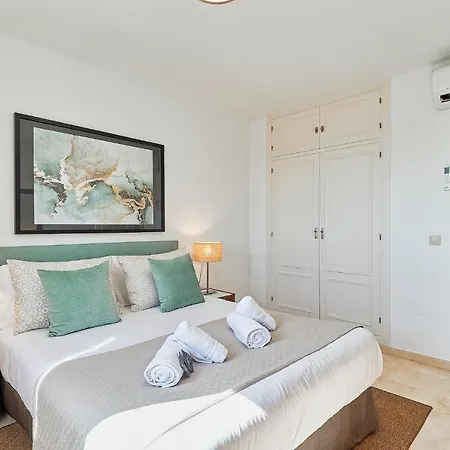 Duplex For 6 Guest With 3 Pools, Jacuzzi, Bbq, Parking, 200m From Mijas Costa & Fuengirola El Faro