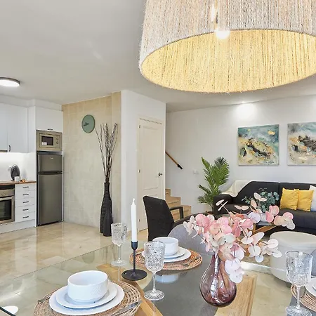 Apartment Duplex For 6 Guest With 3 Pools, Jacuzzi, Bbq, Parking, 200m From Mijas Costa & Fuengirola El Faro